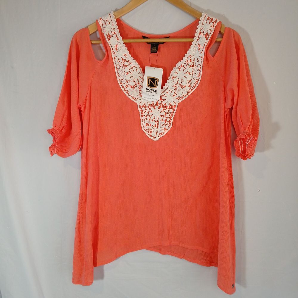 Noble Outfitters Women's Size Medium Cold Shoulder Blouse With Lace Coral